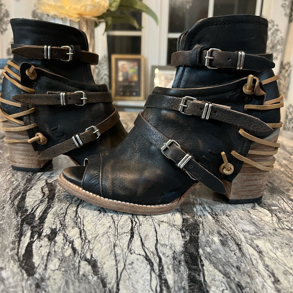 Freebird Carter boots size 7